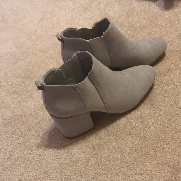 Grey boots with heel - Picture 5 of 5